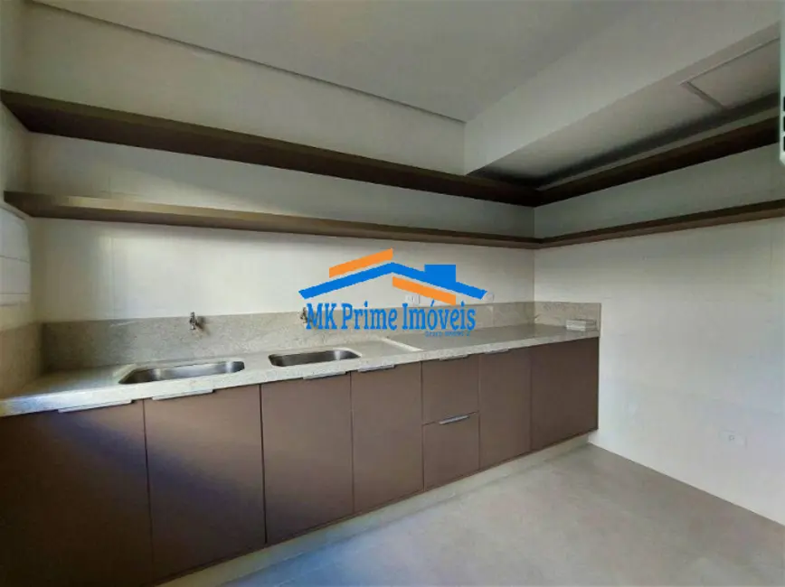 Foto 4 de Sobrado com 5 quartos para alugar, 450m2 em Jardim Guedala, São Paulo - SP