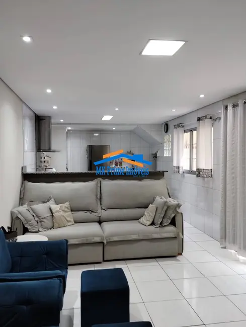 Foto 4 de Sobrado com 3 quartos à venda, 204m2 em Jardim Elvira, Osasco - SP