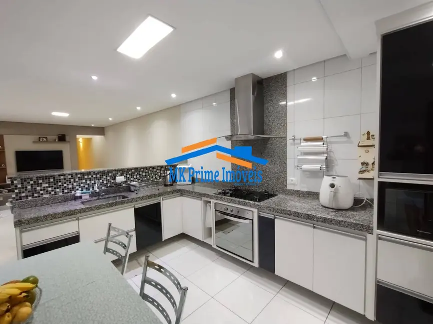 Foto 1 de Sobrado com 3 quartos à venda, 204m2 em Jardim Elvira, Osasco - SP