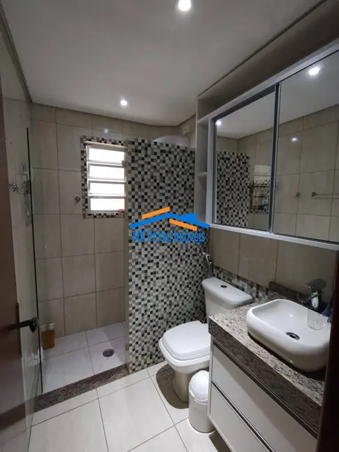 Foto 6 de Sobrado com 3 quartos à venda, 204m2 em Jardim Elvira, Osasco - SP