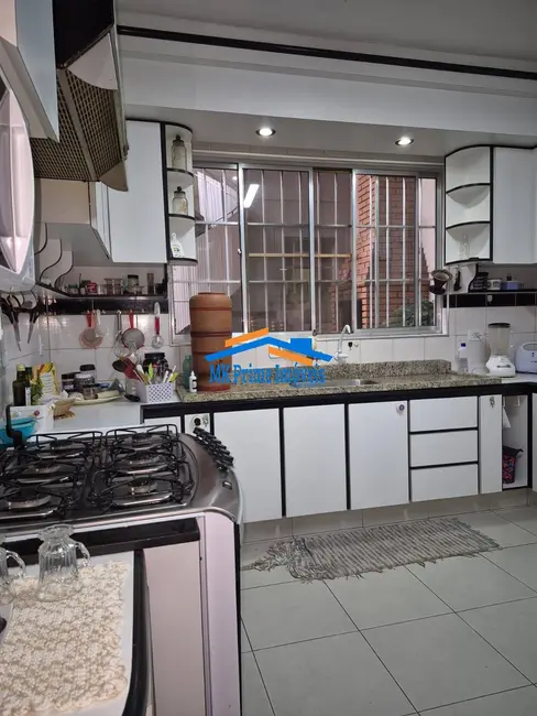 Foto 6 de Sobrado com 3 quartos à venda, 234m2 em Bela Vista, Osasco - SP