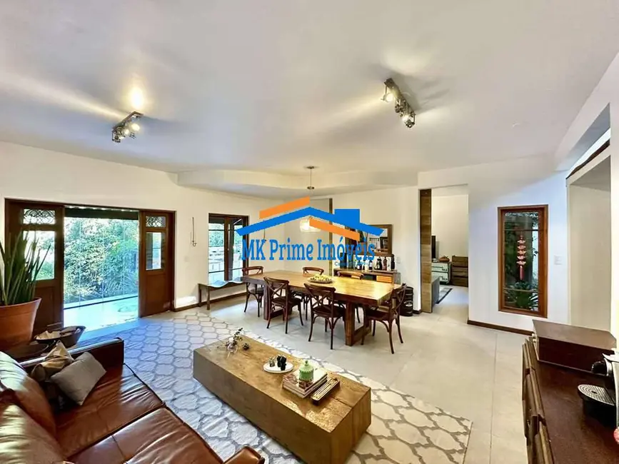 Foto 8 de Casa de Condomínio com 3 quartos à venda e para alugar, 355m2 em Chácara dos Lagos, Carapicuiba - SP