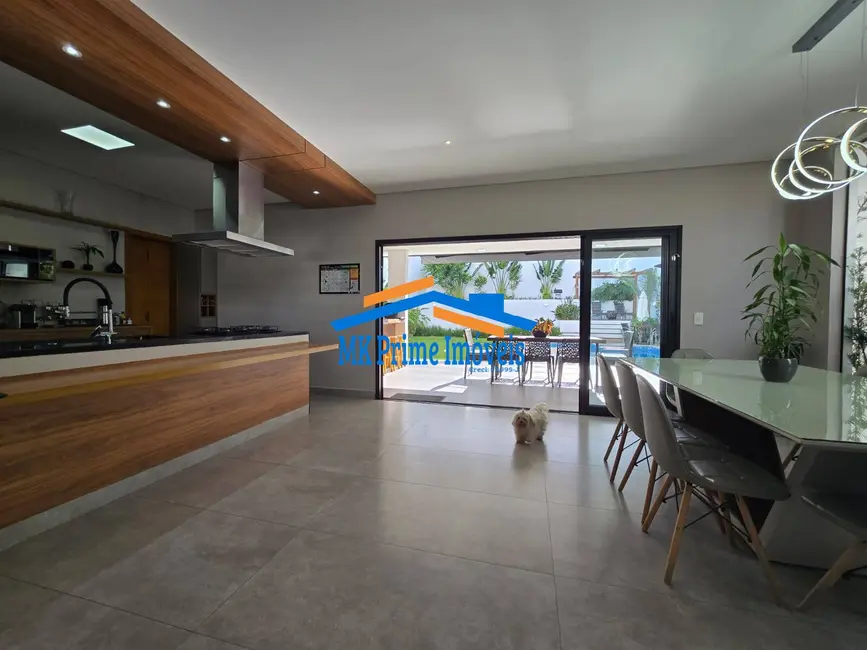 Casa de Condomínio com 4 quartos à venda, 300m2 em Moinho Velho, Cotia - SP - imagem 4 Foto 4 de Casa de Condomínio com 4 quartos à venda, 300m2 em Moinho Velho, Cotia - SP