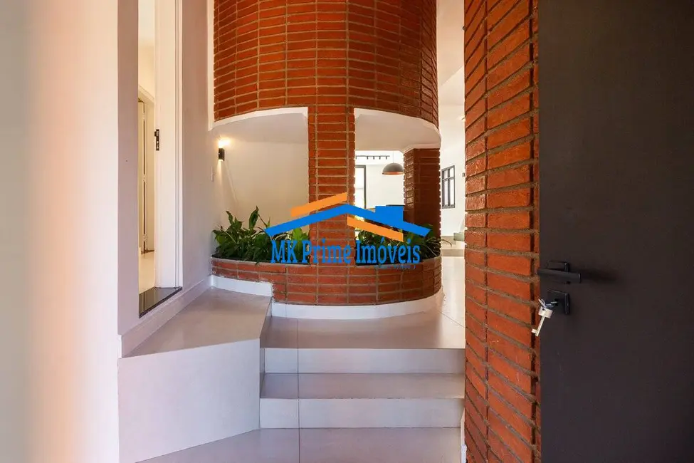 Casa de Condomínio com 5 quartos à venda, 315m2 em Alphaville, Santana De Parnaiba - SP - imagem 3 Foto 3 de Casa de Condomínio com 5 quartos à venda, 315m2 em Alphaville, Santana De Parnaiba - SP