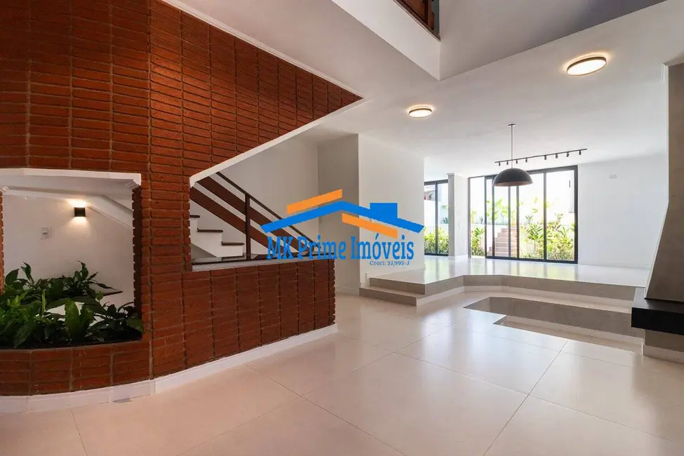 Casa de Condomínio com 5 quartos à venda, 315m2 em Alphaville, Santana De Parnaiba - SP - imagem 5 Foto 5 de Casa de Condomínio com 5 quartos à venda, 315m2 em Alphaville, Santana De Parnaiba - SP