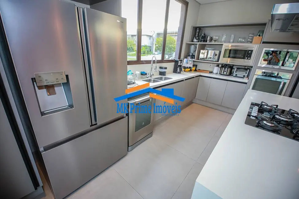 Foto 8 de Casa de Condomínio com 4 quartos para alugar, 440m2 em Tamboré, Santana De Parnaiba - SP
