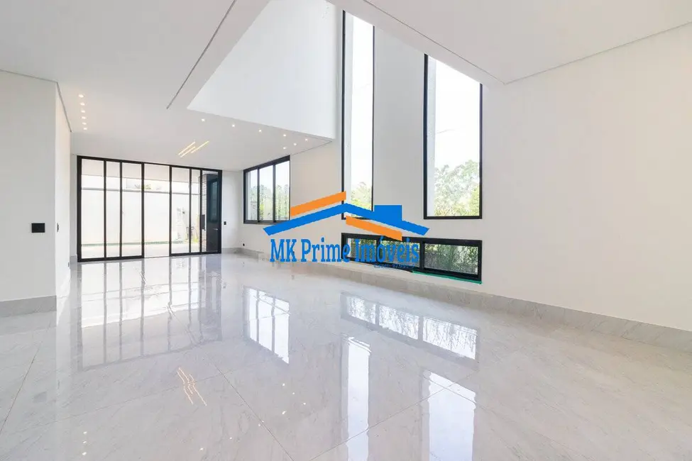 Casa de Condomínio com 4 quartos à venda, 350m2 em Tamboré, Santana De Parnaiba - SP - imagem 2 Foto 2 de Casa de Condomínio com 4 quartos à venda, 350m2 em Tamboré, Santana De Parnaiba - SP