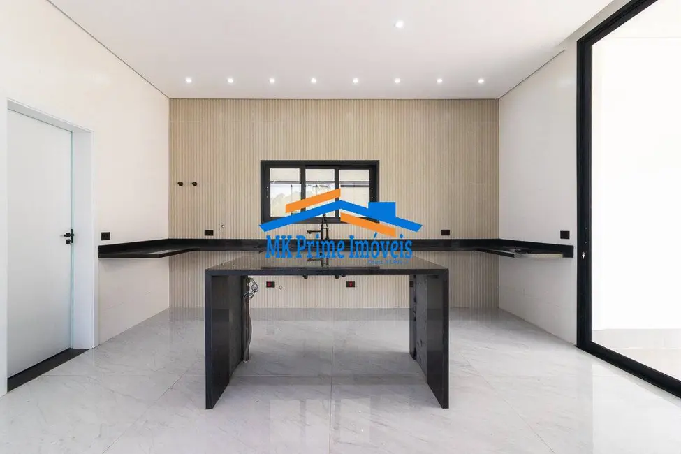 Casa de Condomínio com 4 quartos à venda, 350m2 em Tamboré, Santana De Parnaiba - SP - imagem 9 Foto 9 de Casa de Condomínio com 4 quartos à venda, 350m2 em Tamboré, Santana De Parnaiba - SP