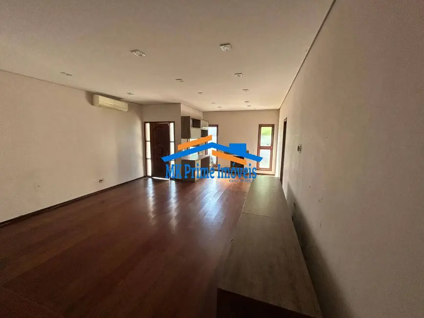 Casa de Condomínio com 3 quartos à venda, 240m2 em Alphaville, Santana De Parnaiba - SP - imagem 4 Foto 4 de Casa de Condomínio com 3 quartos à venda, 240m2 em Alphaville, Santana De Parnaiba - SP