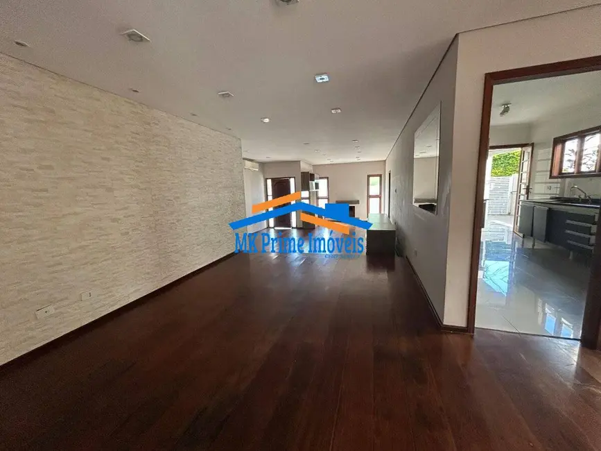 Casa de Condomínio com 3 quartos à venda, 240m2 em Alphaville, Santana De Parnaiba - SP - imagem 2 Foto 2 de Casa de Condomínio com 3 quartos à venda, 240m2 em Alphaville, Santana De Parnaiba - SP