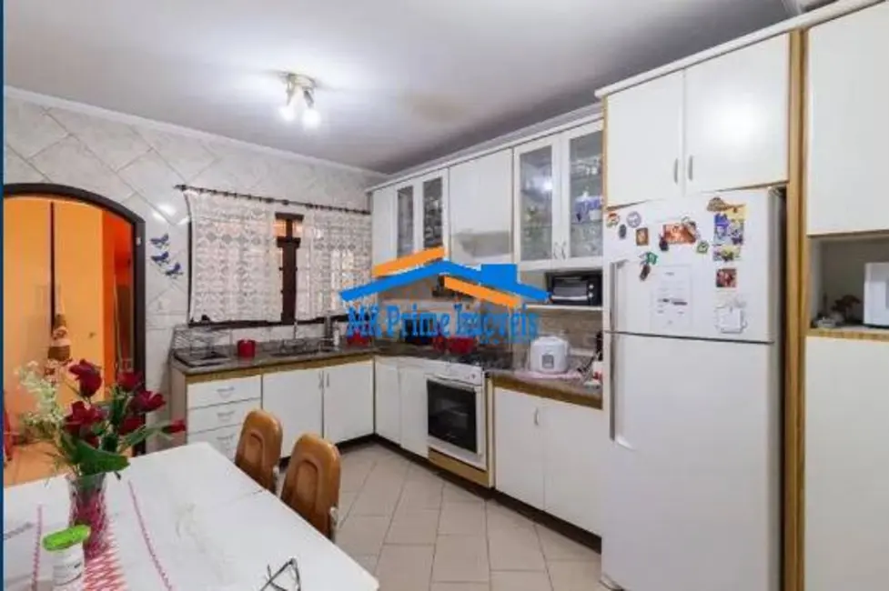 Sobrado com 3 quartos à venda, 237m2 em Cipava, Osasco - SP - imagem 5 Foto 5 de Sobrado com 3 quartos à venda, 237m2 em Cipava, Osasco - SP