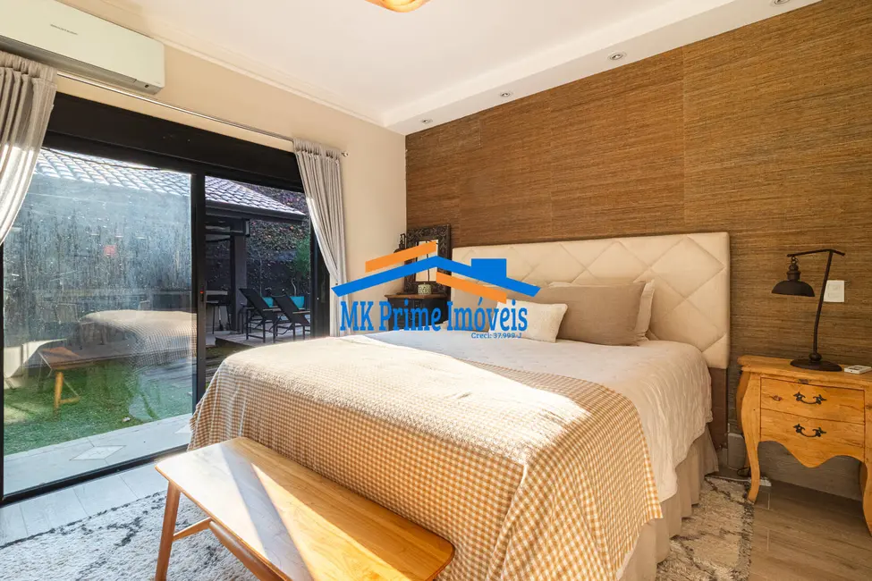 Casa de Condomínio com 3 quartos à venda, 200m2 em Alphaville, Santana De Parnaiba - SP - imagem 8 Foto 8 de Casa de Condomínio com 3 quartos à venda, 200m2 em Alphaville, Santana De Parnaiba - SP