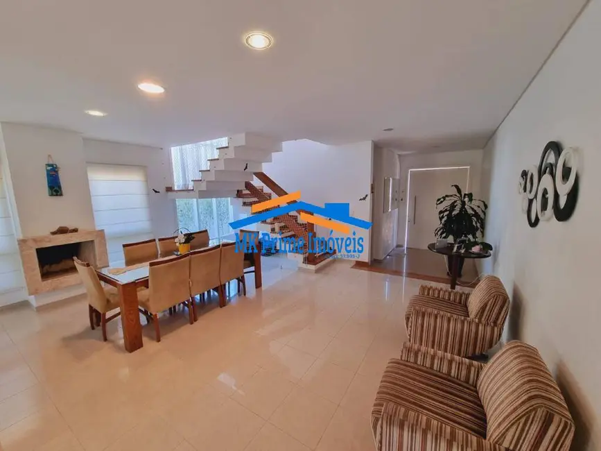 Casa de Condomínio com 4 quartos à venda, 380m2 em Alphaville, Santana De Parnaiba - SP - imagem 3 Foto 3 de Casa de Condomínio com 4 quartos à venda, 380m2 em Alphaville, Santana De Parnaiba - SP