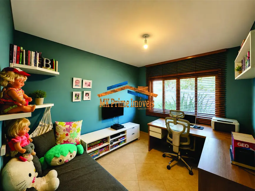 Foto 3 de Casa de Condomínio com 4 quartos à venda, 620m2 em Residencial Euroville, Carapicuiba - SP