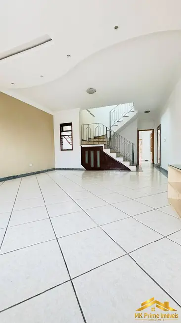 Foto 3 de Sobrado com 3 quartos à venda, 183m2 em Bela Vista, Osasco - SP