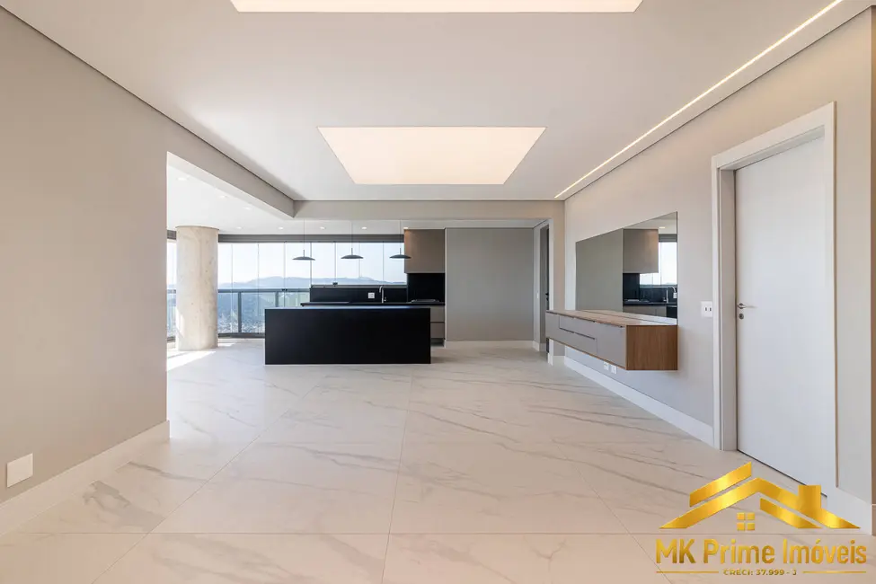 Foto 3 de Apartamento com 4 quartos à venda, 244m2 em Sítio Tamboré Alphaville, Barueri - SP