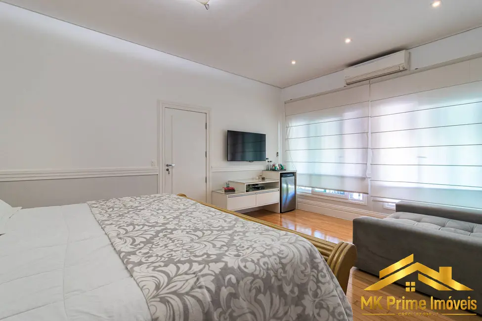 Casa de Condomínio com 4 quartos à venda, 650m2 em Alphaville Residencial Dois, Barueri - SP - imagem 5 Foto 5 de Casa de Condomínio com 4 quartos à venda, 650m2 em Alphaville Residencial Dois, Barueri - SP