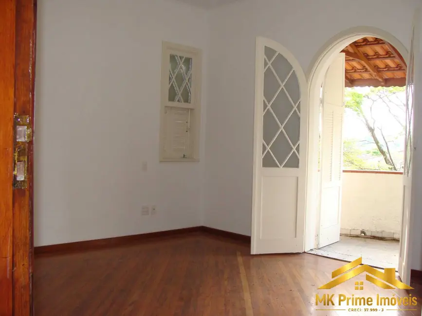 Sobrado com 4 quartos para alugar, 330m2 em Pacaembu, São Paulo - SP - imagem 2 Foto 2 de Sobrado com 4 quartos para alugar, 330m2 em Pacaembu, São Paulo - SP
