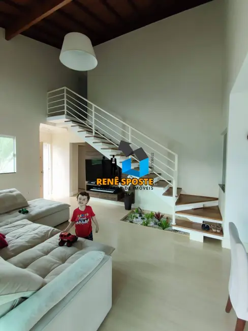 Foto 3 de Sobrado com 3 quartos à venda, 300m2 em Sao Pedro - SP