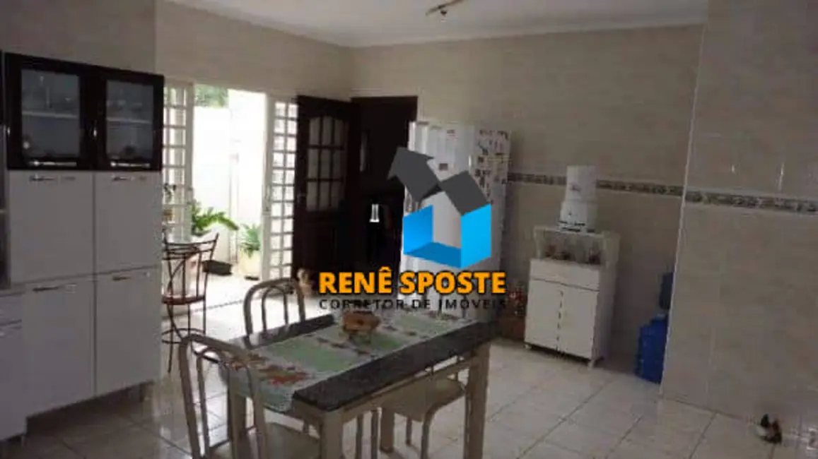 Foto 4 de Casa com 3 quartos à venda, 303m2 em Sao Pedro - SP