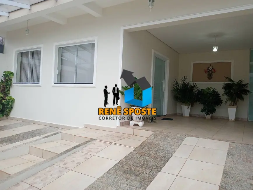 Foto 2 de Sobrado com 4 quartos à venda, 300m2 em Sao Pedro - SP