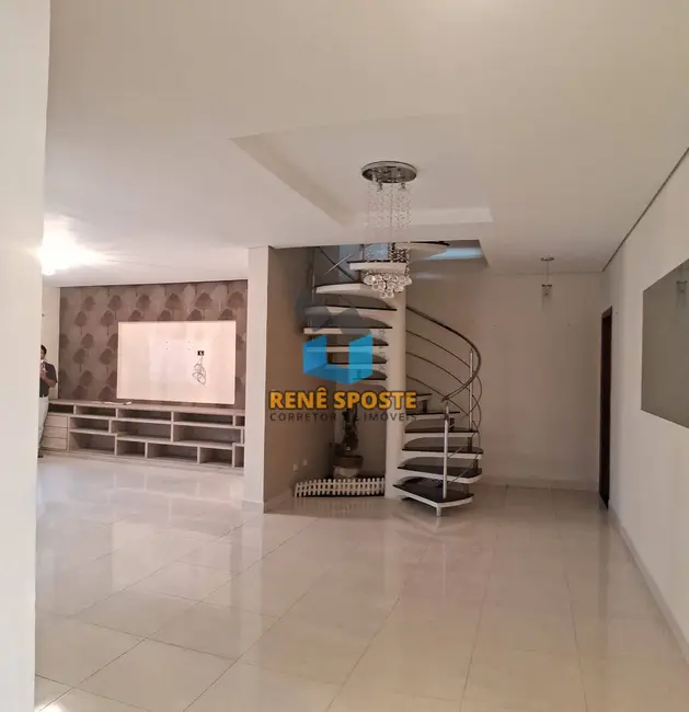 Foto 3 de Sobrado com 4 quartos à venda, 300m2 em Sao Pedro - SP