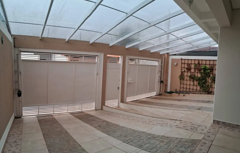 Foto 1 de Sobrado com 4 quartos à venda, 300m2 em Sao Pedro - SP