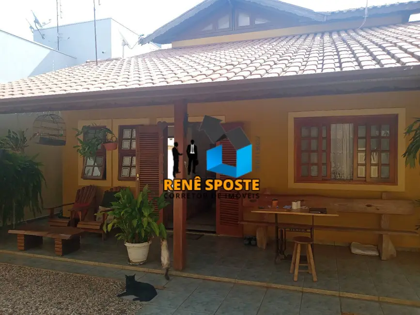 Foto 2 de Casa com 3 quartos à venda, 250m2 em Sao Pedro - SP