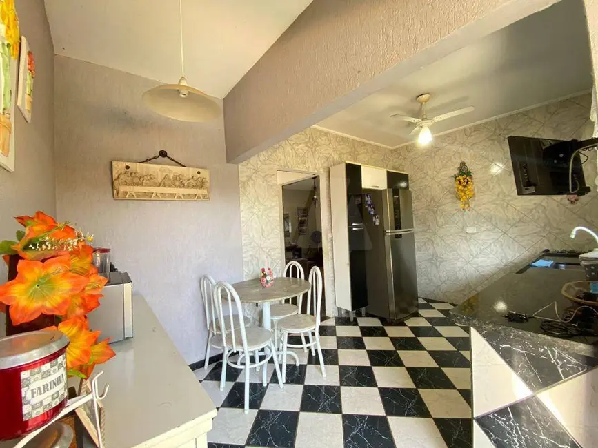 Foto 3 de Casa com 3 quartos à venda, 300m2 em Sao Pedro - SP