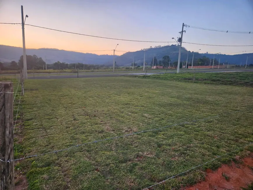 Foto 1 de Terreno / Lote à venda, 308m2 em Sao Pedro - SP