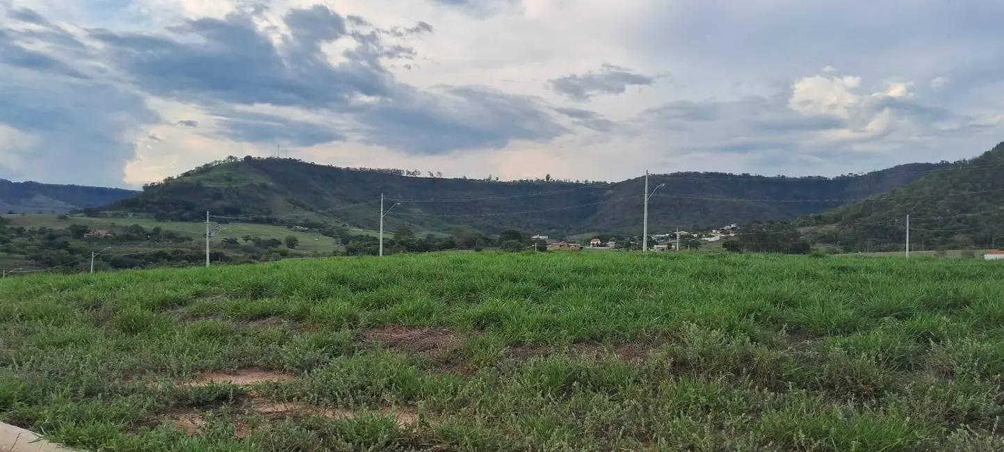 Foto 1 de Terreno / Lote à venda, 300m2 em Sao Pedro - SP