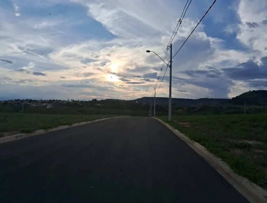 Foto 3 de Terreno / Lote à venda, 300m2 em Sao Pedro - SP