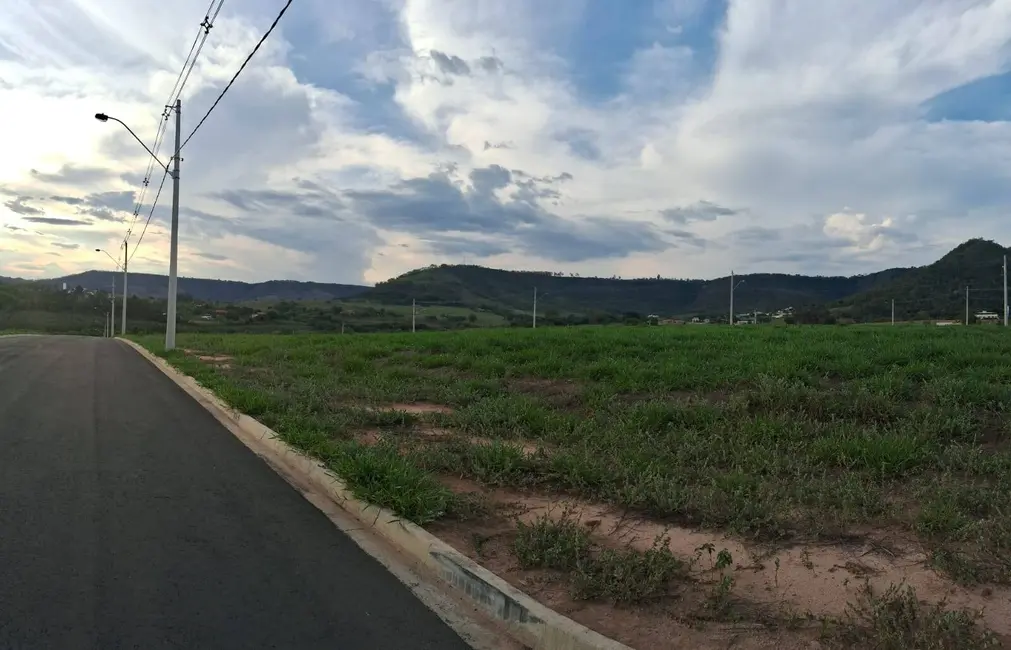 Foto 2 de Terreno / Lote à venda, 300m2 em Sao Pedro - SP