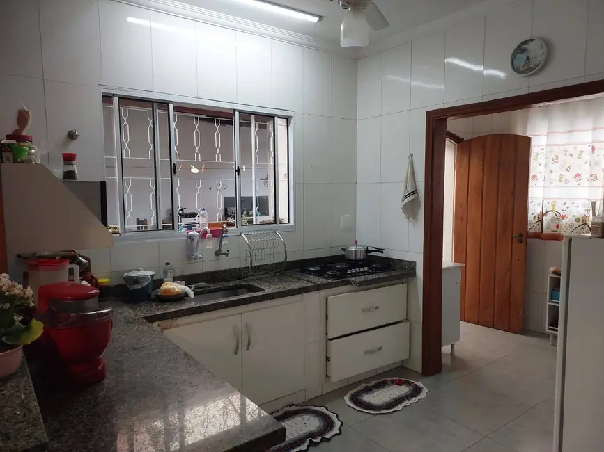 Foto 3 de Casa com 2 quartos à venda, 275m2 em Sao Pedro - SP