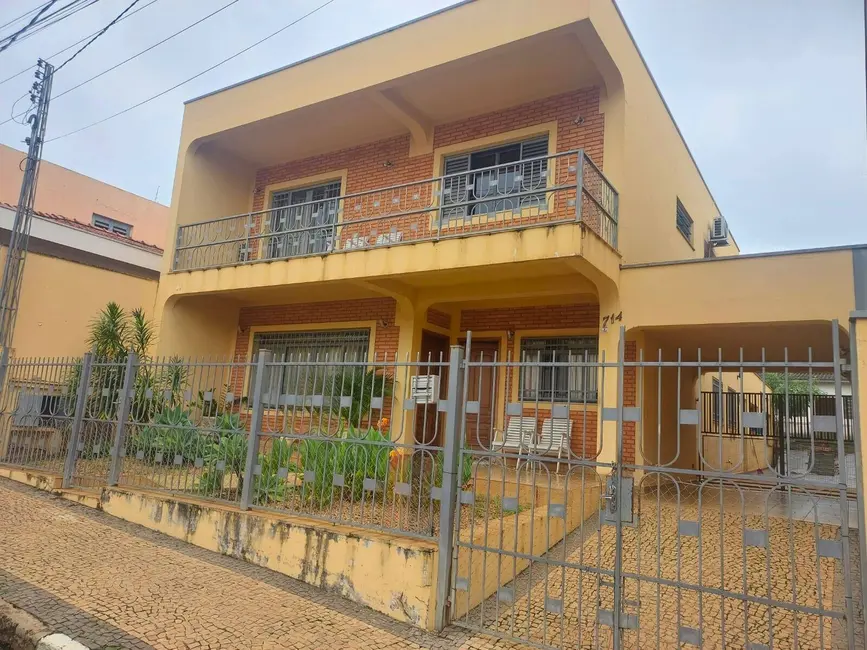 Foto 1 de Sobrado com 3 quartos à venda, 406m2 em Santa Cruz, Sao Pedro - SP