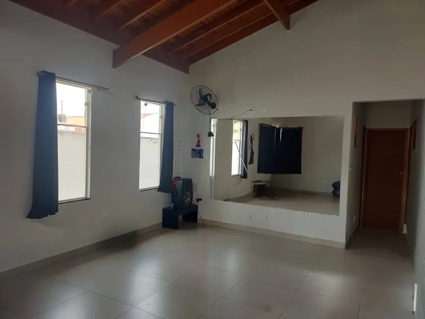 Foto 2 de Casa com 3 quartos à venda, 303m2 em Sao Pedro - SP
