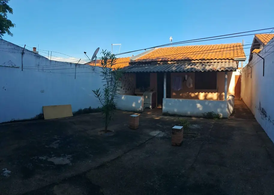 Foto 2 de Casa com 2 quartos à venda, 227m2 em Sao Pedro - SP