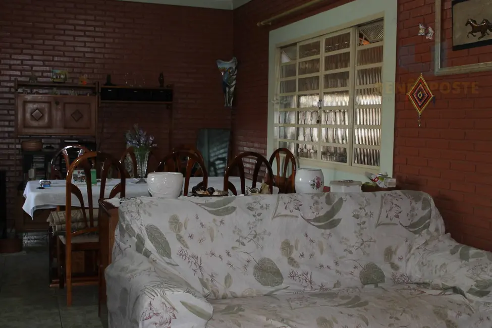 Foto 5 de Casa com 3 quartos à venda, 704m2 em Sao Pedro - SP