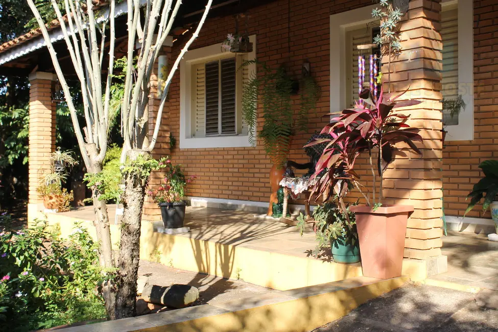 Foto 2 de Casa com 3 quartos à venda, 704m2 em Sao Pedro - SP