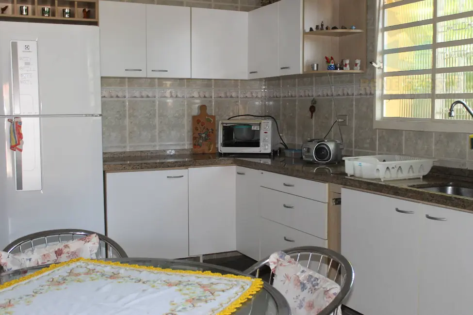 Foto 4 de Casa com 3 quartos à venda, 704m2 em Sao Pedro - SP