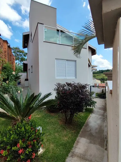 Foto 2 de Casa com 3 quartos à venda, 300m2 em Sao Pedro - SP