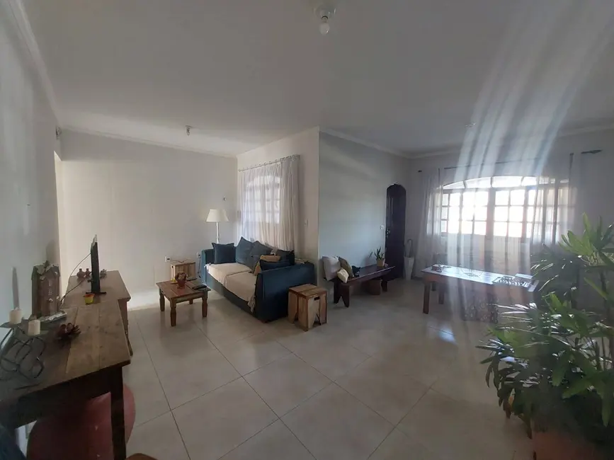 Foto 8 de Casa com 4 quartos à venda, 300m2 em Sao Pedro - SP