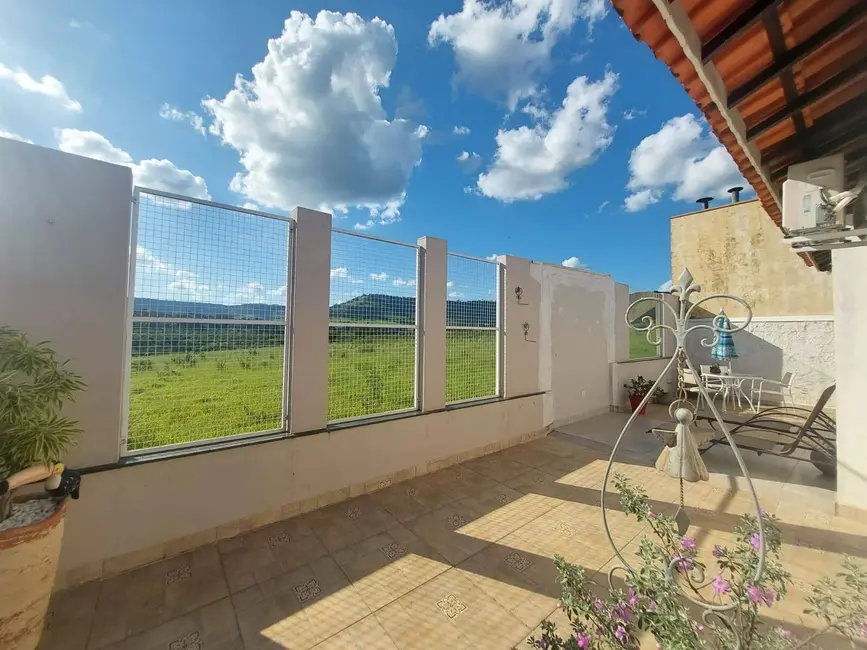 Foto 1 de Casa com 4 quartos à venda, 300m2 em Sao Pedro - SP