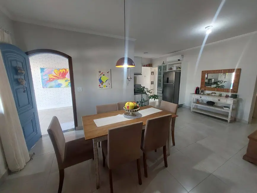 Foto 3 de Casa com 4 quartos à venda, 300m2 em Sao Pedro - SP