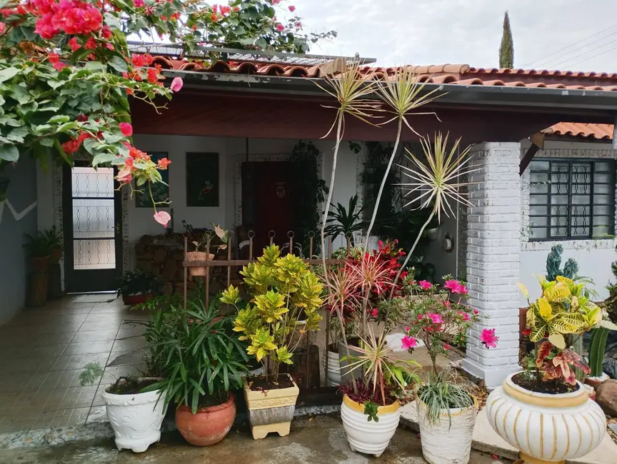 Foto 2 de Casa com 3 quartos à venda, 307m2 em Sao Pedro - SP