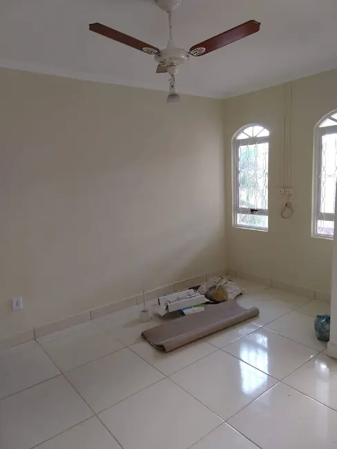 Foto 3 de Casa com 3 quartos à venda, 200m2 em Sao Pedro - SP