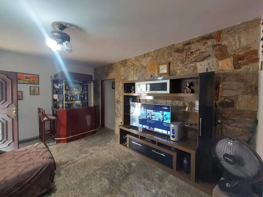 Foto 2 de Casa com 3 quartos à venda, 500m2 em Sao Pedro - SP