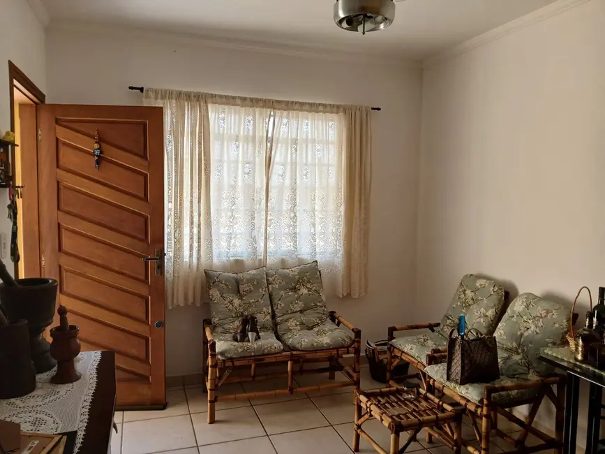 Foto 2 de Casa com 2 quartos à venda, 300m2 em Sao Pedro - SP