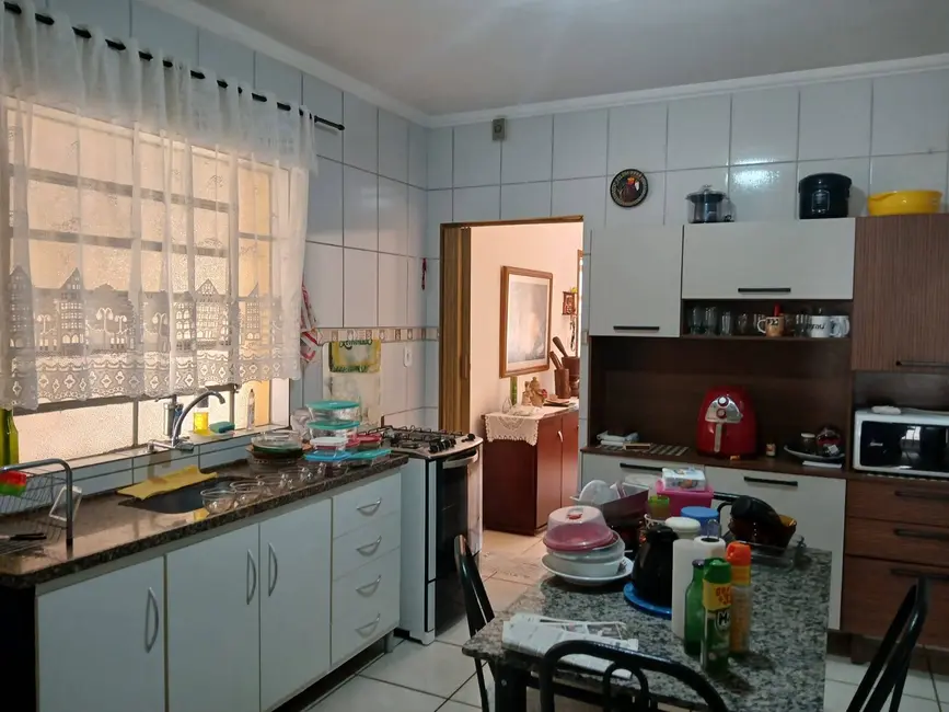 Foto 3 de Casa com 2 quartos à venda, 300m2 em Sao Pedro - SP