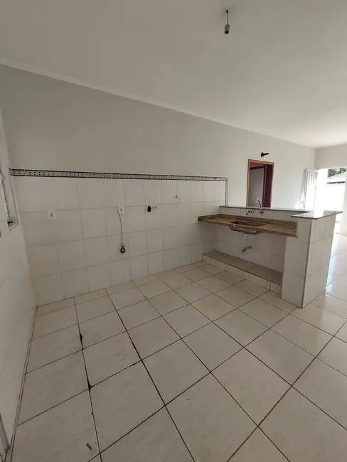 Foto 3 de Casa com 2 quartos à venda, 190m2 em Sao Pedro - SP